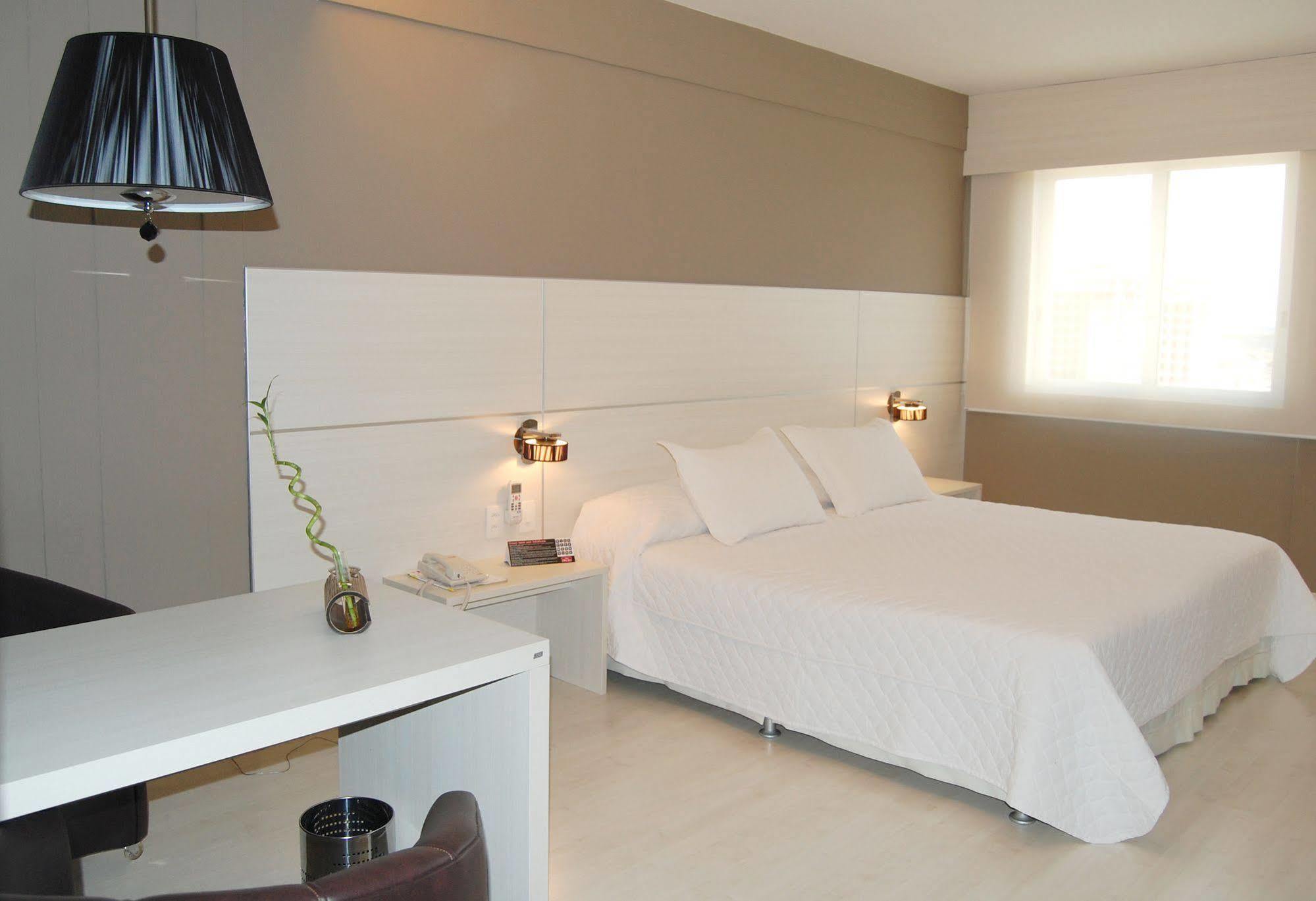 Hotel Manta Пелотас Екстер'єр фото